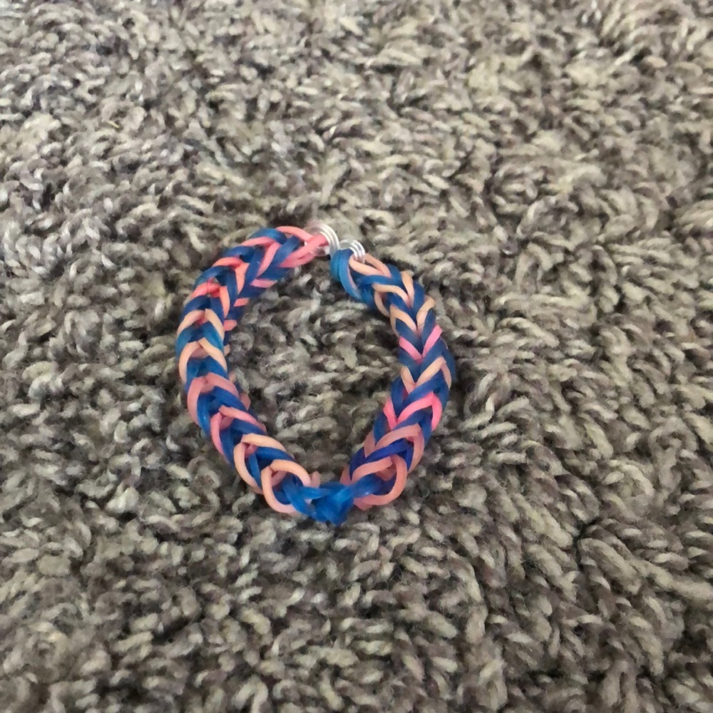 1 CUTE BLUE AND PINK RAINBOW LOOM BRACELET